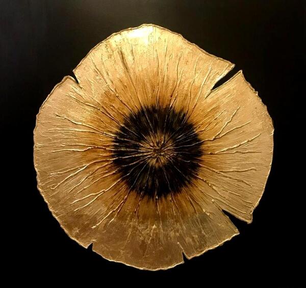 عکس نقاشی گل طلایی