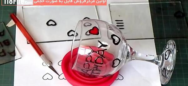 عکس طرح نقاشی روی شیشه ساده با غلط گیر