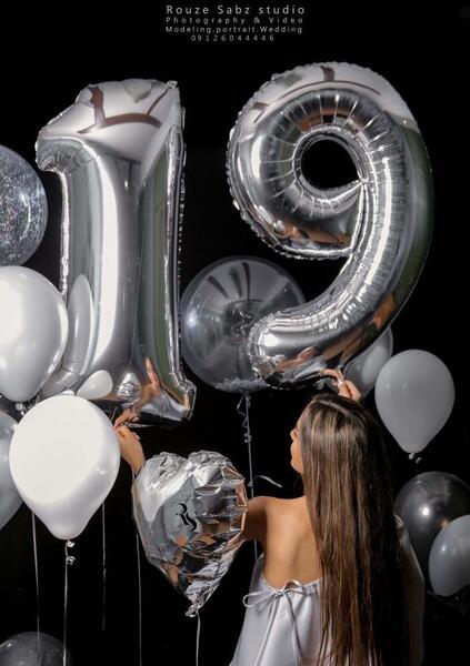 عکس ژست عکاسی تولد در آتلیه