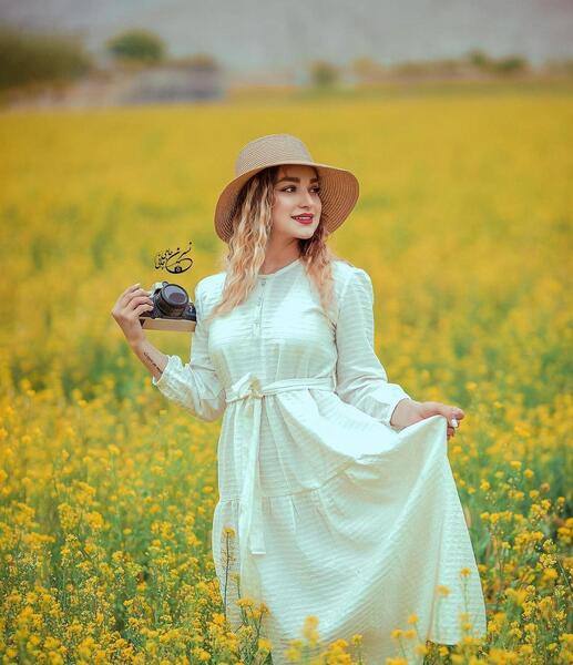 ژست عکس در مزرعه ذرت
