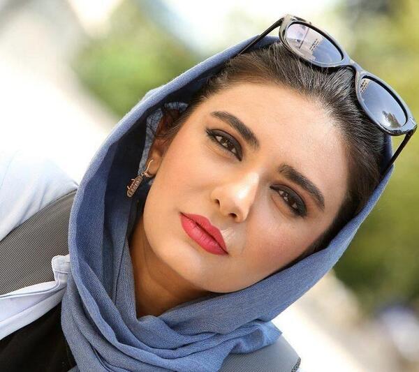 عکس لیندا کیانی با حجاب
