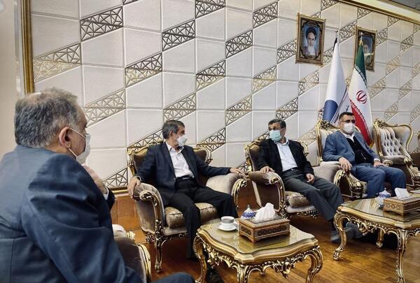 عکس احمدی نژاد دبی