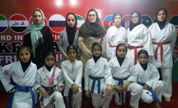 عکس دیانا بازیار مقام سوم بین المللی کاراته