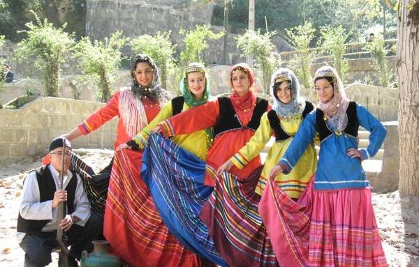 عکس ژست لباس محلی