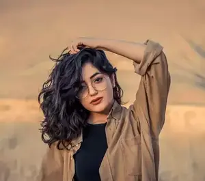 ژست عکس فضای باز