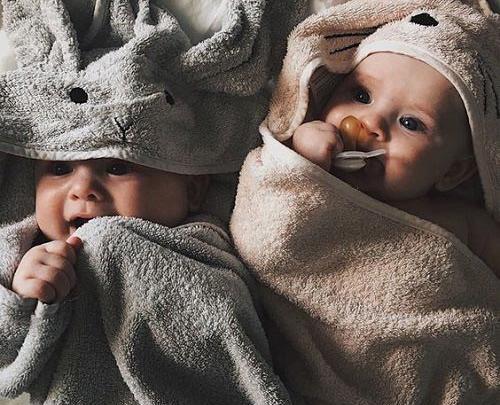 عکس نی نی های دوقلو دختر