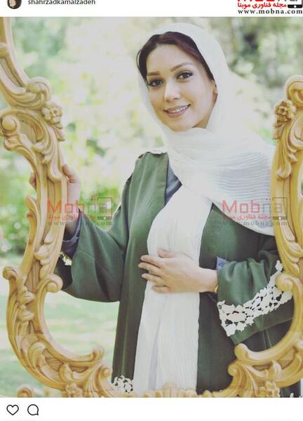 ژست عکاسی با قاب عکس
