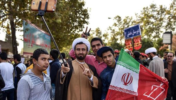عکس راهپیمایی 13 آبان در شیراز