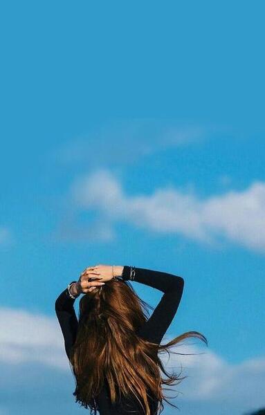 ژست عکس سلفی در طبیعت