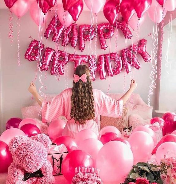 عکس ژست عکاسی تولد روی تخت