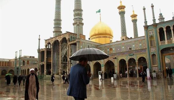 عکس حرم حضرت معصومه در باران