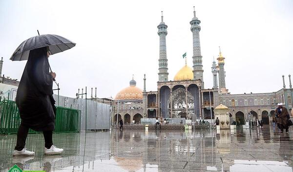 عکس حرم حضرت معصومه در باران