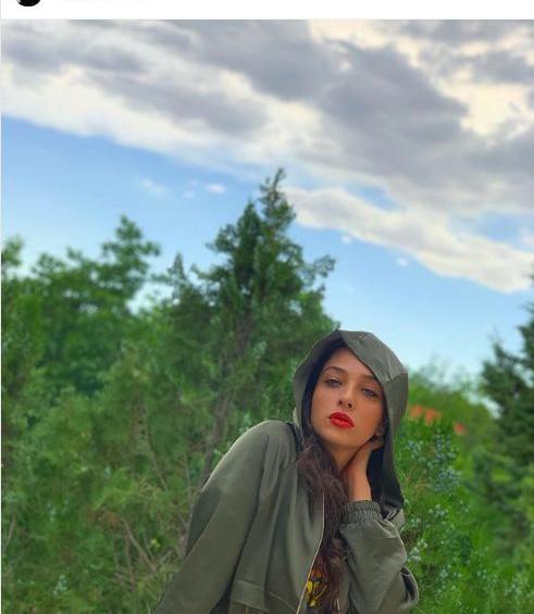 ژست عکس گرفتن در طبیعت