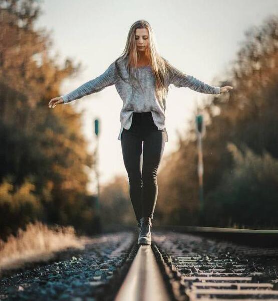 عکس های ژست عکاسی دخترانه