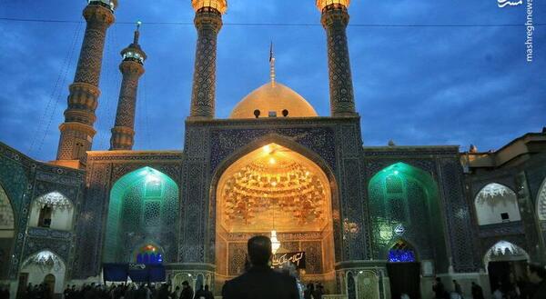 عکس حرم حضرت معصومه در شب