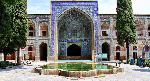 عکس مدرسه چهارباغ در اصفهان
