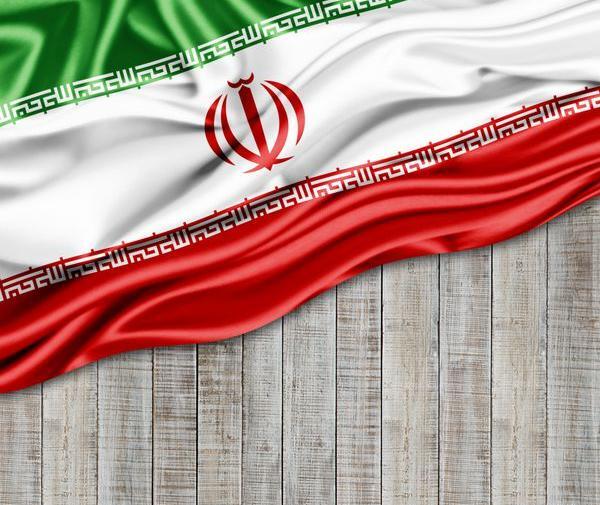 عکس پرچم ایران با چوب