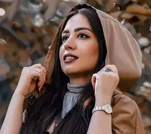 ژست عکس زنانه