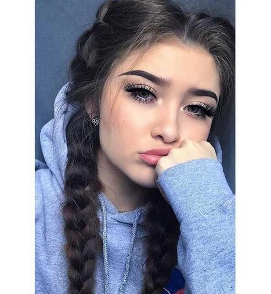 عکس ژست عکاسی دخترانه سلفی شاخ
