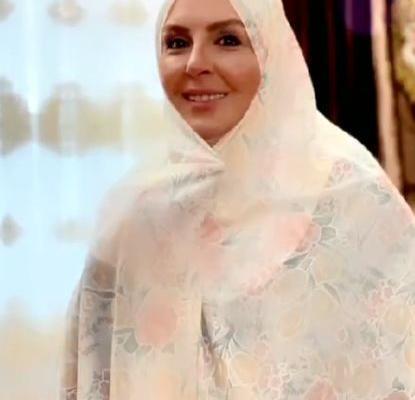 ژست عکس با چادر گل گلی