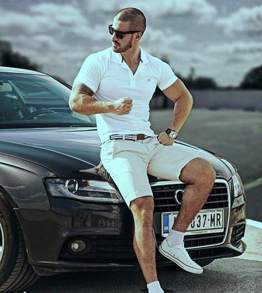 ژست عکس با ماشین ۲۰۶