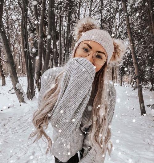 ژست عکس تولد با برف شادی