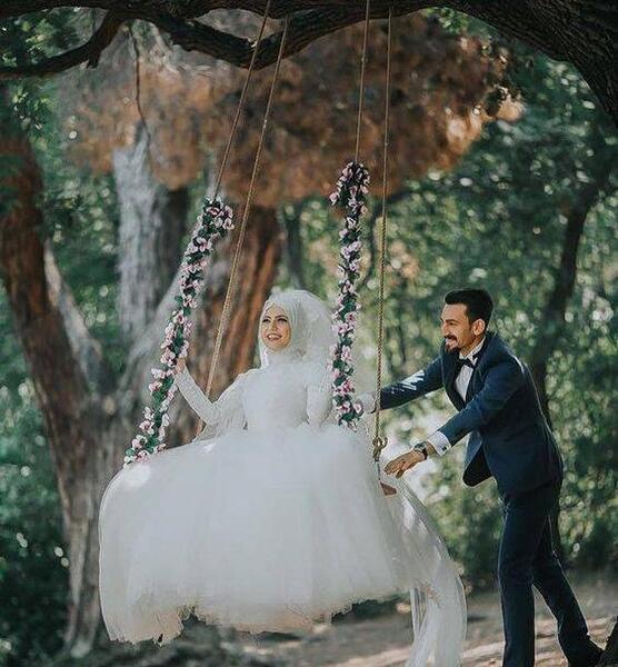 عکس ژست عکاسی دخترانه روی تاب