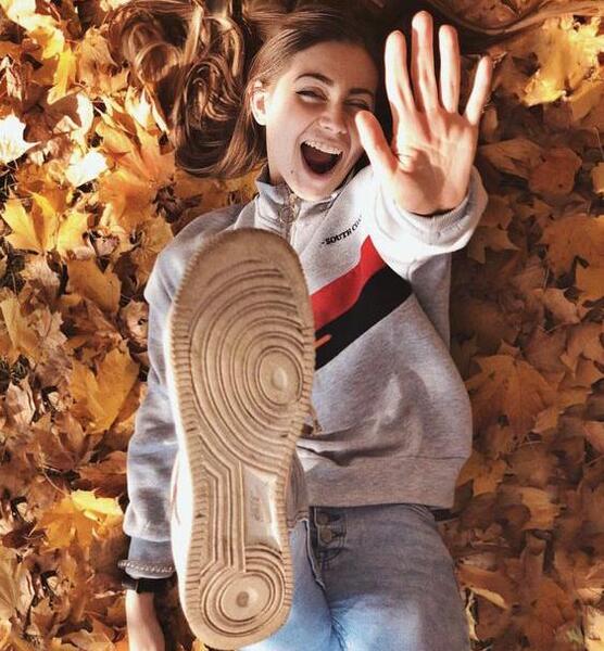 ژست عکس پاییزی خواهرانه