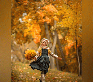 ژست عکس پاییزی کودک