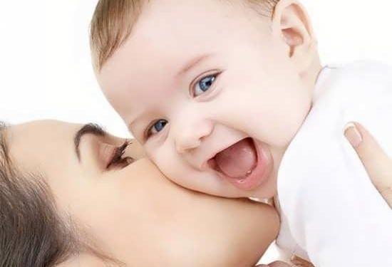 ژست عکس کودک و مادر