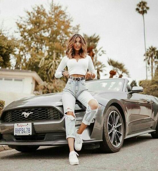 ژست عکس با ماشین عروس