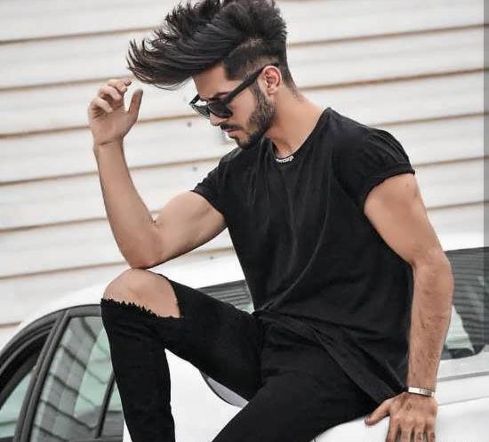ژست عکس با ماشین پژو پارس