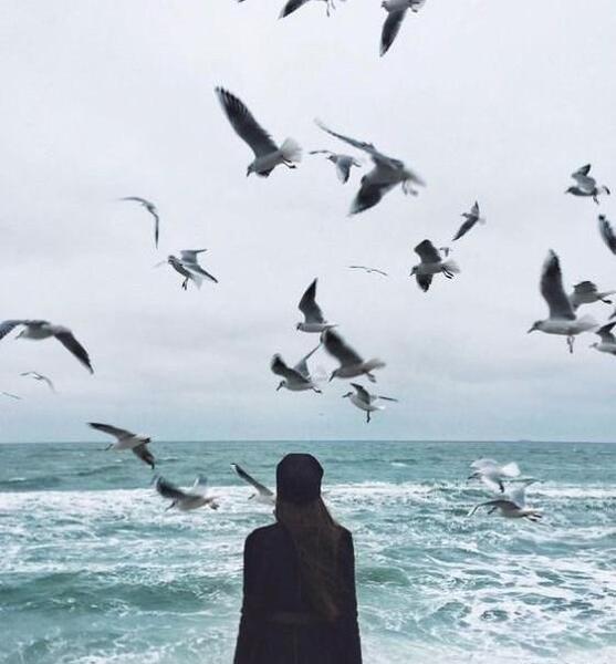 ژست عکس پسرانه لب دریا