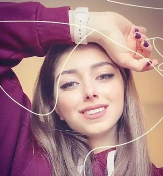 ژست عکس سلفی تک نفره