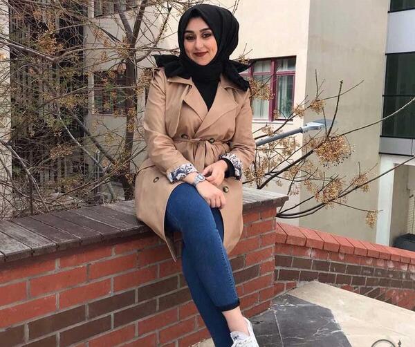 ژست عکس دخترانه باحجاب سلفی