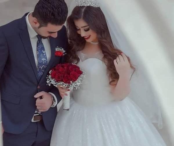 ژست عکس عروس و داماد لاکچری