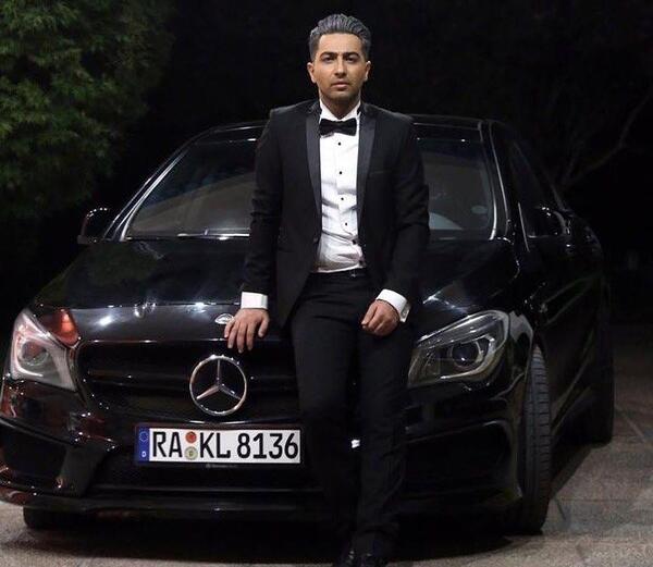 ژست عکس با ماشین ایرانی