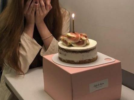 ژست عکس تولد بدون چهره