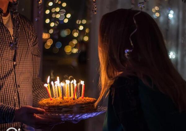 ژست عکس تولد بدون چهره