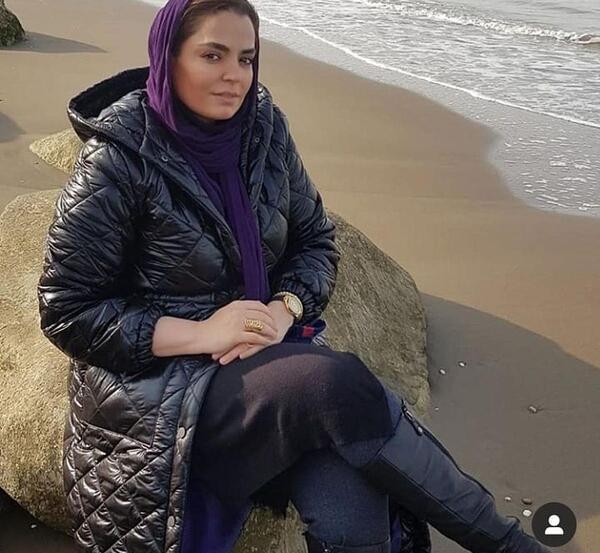 ژست عکس لب دریا