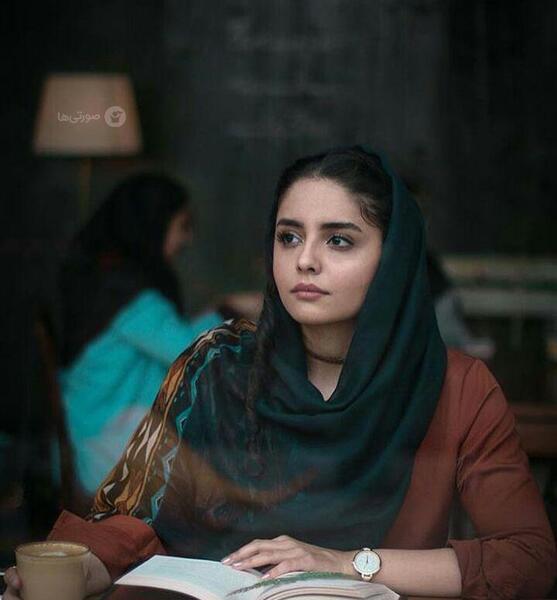 عکس ژست عکاسی دخترونه پروفایلی