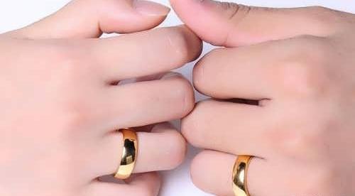 ژست عکس عروس و داماد با حلقه
