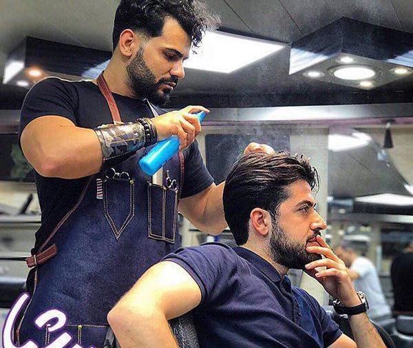 ژست عکس ارایشگری مردانه