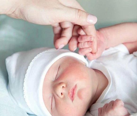 عکس نی نی تازه به دنیا اومده پسر