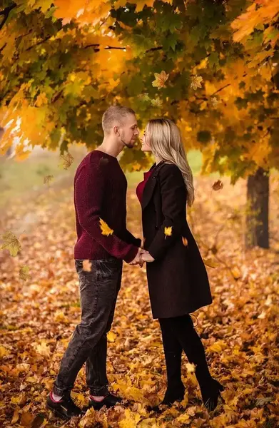 عکس ژست عکاسی پاییز دونفره