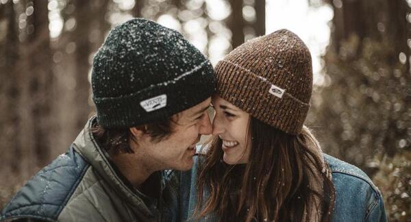ژست عکس دونفره در زمستان