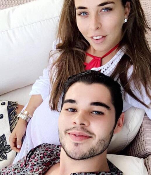 ژست عکس دونفره سلفی