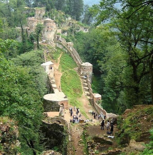 ژست عکس قلعه رودخان
