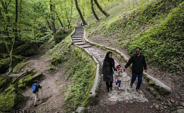ژست عکس قلعه رودخان