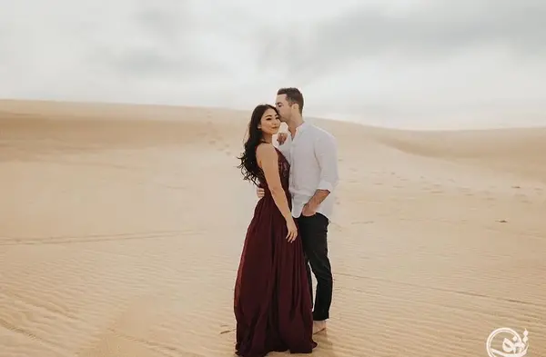 ژست عکس دونفره در کویر